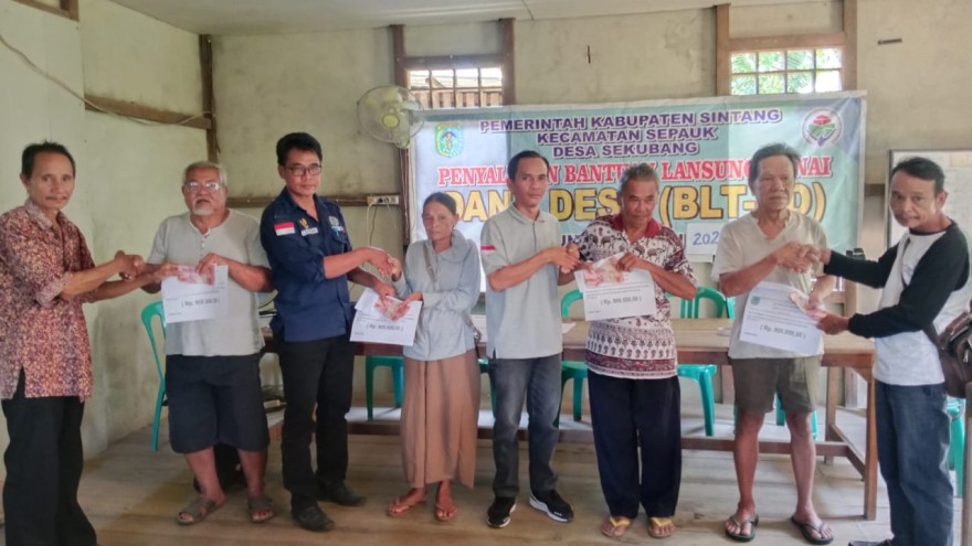 Album : PEMBAGIAN BLT DANA DESA